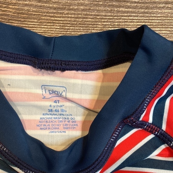 𝅺I Play Striped Rash Guard - Picture 2 of 4